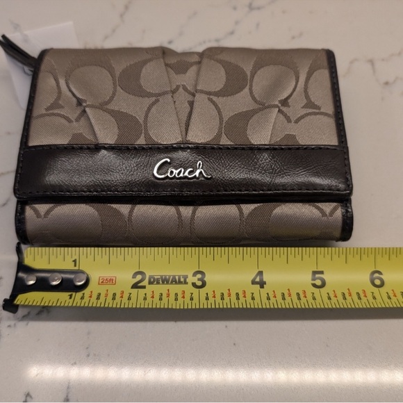 Coach Tan and Brown Signature Wallet - Picture 11 of 12